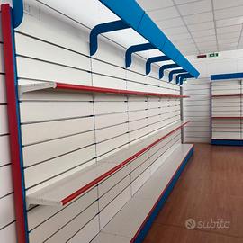 Scaffali da negozio in metallo