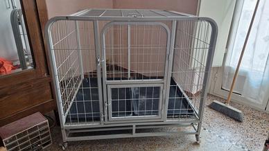 Cesta in ferro con rotelle comoda da trasportare