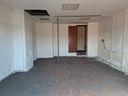 ampio-locale-zona-dusmet-martiri