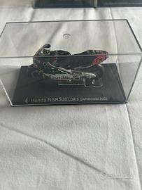 Modello Honda nsr500 Loris capirossi 2002 con teca