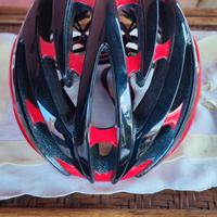 Disponibile casco da bici della Giro 