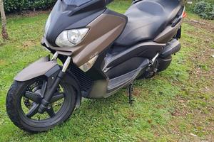 Xmax 125