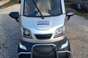 Scooter elettrico cabinato