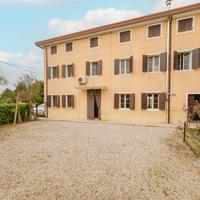 Casa colonica con annesso rustico e giardino