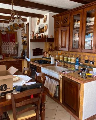 Cucina in muratura country-classico
