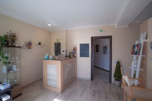 Locale centro estetico/studio medico