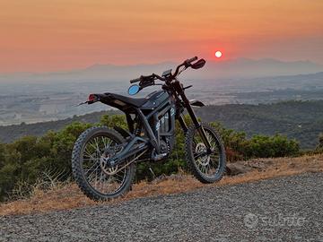 Talaria Sting TL4000 + Casco Jet Trial MPH