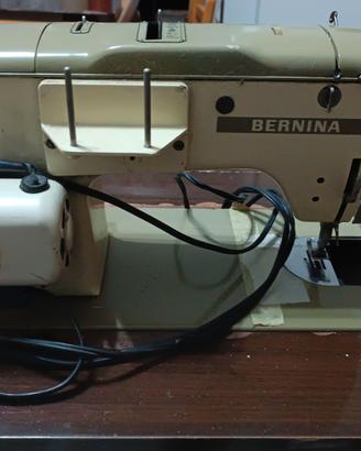 Macchina da cucire Bernina con mobile