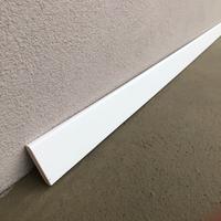 Battiscopa bianco