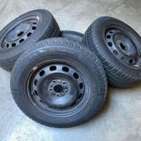 Pneumatici Invernali 195/65R15 Michelin con cerchi