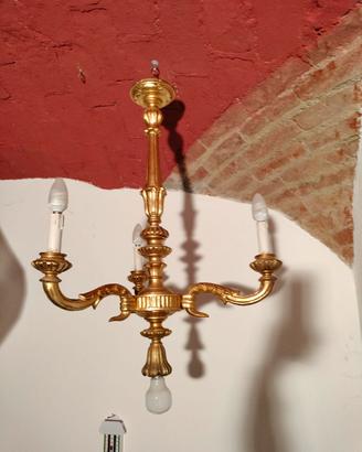 lampadario dorato a tre bracci e 4 luci 