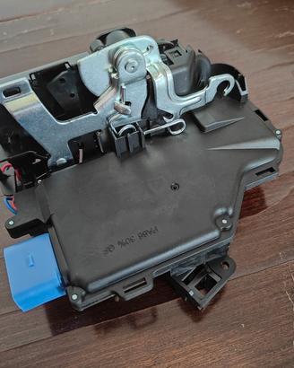 ATTUATORE CHIUSURA SERRATURA ANTERIORE DESTRA