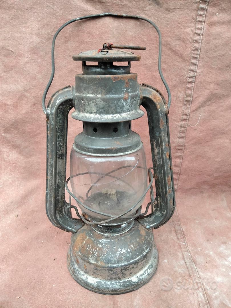 Antica lampada a petrolio FROWO 65 vetro rotto - Collezionismo In vendita a  Pesaro e Urbino