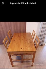 Tavolo e 4 sedie in legno Ikea