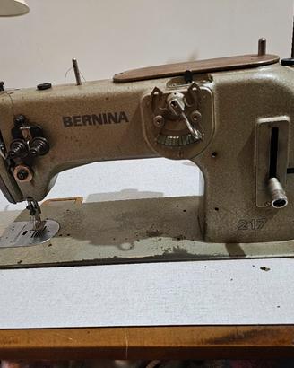 macchina da cucire industriale Bernina 217
