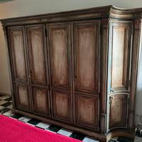 Armadio dipinto italiano