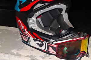 casco integrale da cross e motard oneal