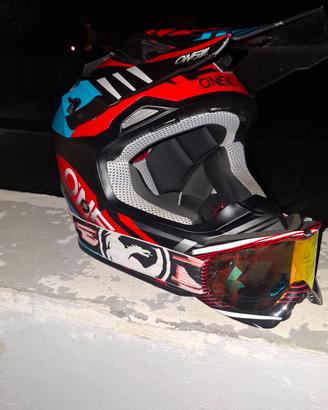 casco integrale da cross e motard oneal
