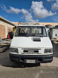 IVECO 35 CASSONATO CON GRU 2500 KG