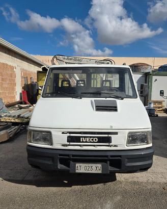 IVECO 35 CASSONATO CON GRU 2500 KG