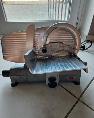 Affettatrice Urania 22