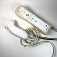 Nintendo WiiMote Controller con Nunchuck abbinato