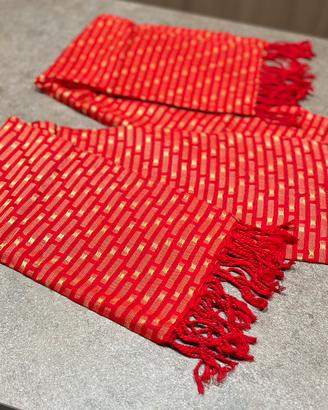 Sciarpa/pashmina leggera rossa con frange