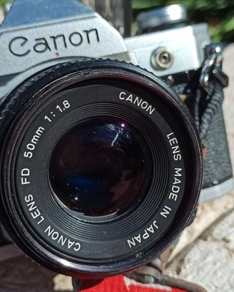 Macchina fotografica CANON AE-1 con/obiettivi