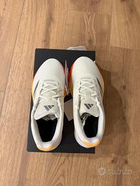 Scarpe da corsa Adidas Nuove con cartellino