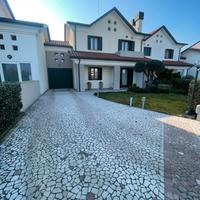 Pinea (ve) - elegante porzione in posizione strate