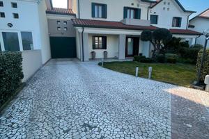 Pinea (ve) - elegante porzione in posizione strate