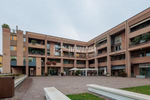 Locale Commerciale a Collecchio 3 locali