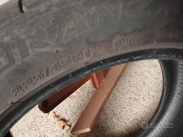 treno di gomme usate