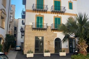 Casa professa esclusivo locale commerciale rif 139