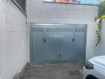 Box auto 60 mq via degli estensi
