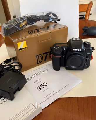 Nikon d 7500