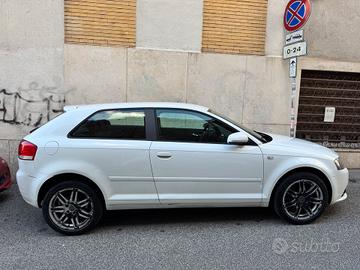 Audi A3 2.0 TDI 140cv | Uniproprietario | S-Line |