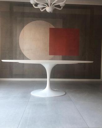 Tavolo Eero Saarinen 198x121 con 6 sedie Luxy.