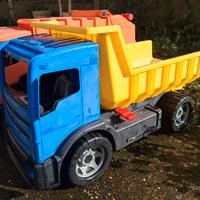 camion giocattolo