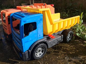 camion giocattolo