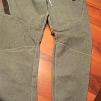 pantaloni Nike verdi