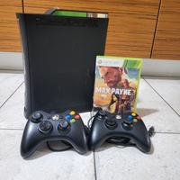 Xbox 360  nera 120gb con 2 pad e giochi