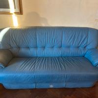 Due divani e poltrona Chateau d’Ax in pelle