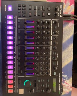 Roland Tr8s
