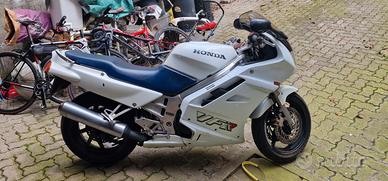 Honda VFR 750 F RC36 - 1990 - Moto D'epoca