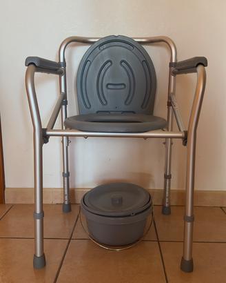 Sedia comoda per WC con secchio estraibile