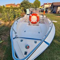 Barca 4.3m con motore Evinrude 40 + carello