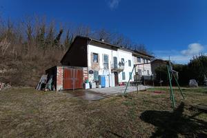 CASA SEMINDIPENDENTE A REVIGLIASCO D'ASTI