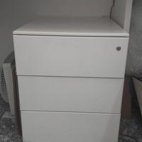 Cassettiera bianca con. 3 cassetti