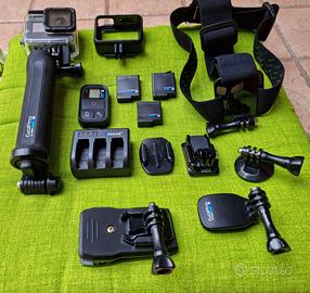 Action camera GoPro HERO 6 con accessori